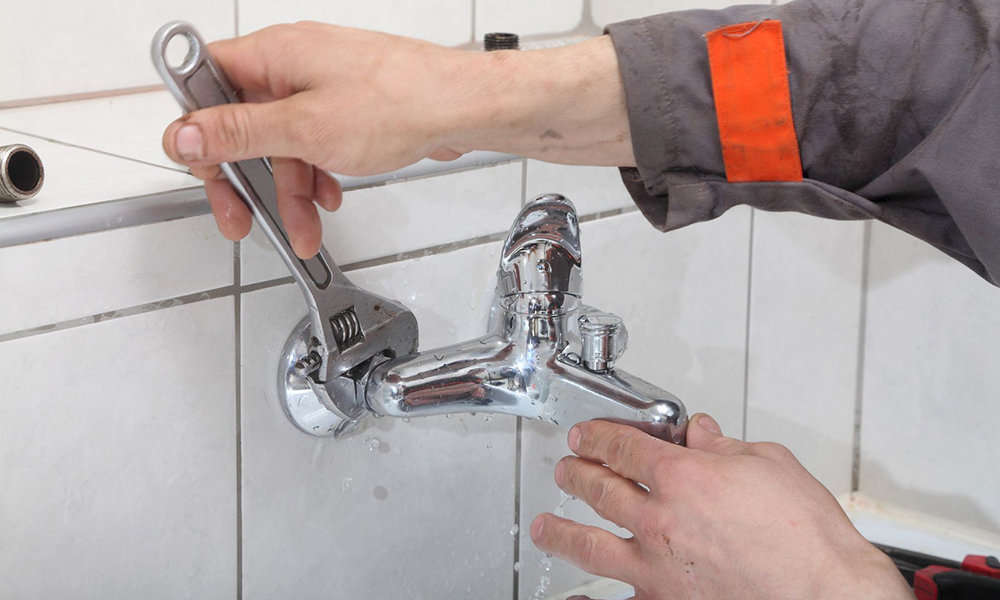 встановлення змішувача у ванній, Дніпро